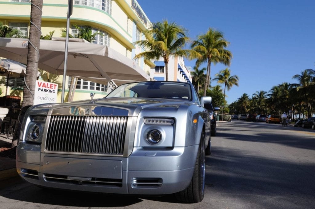 Rolls Royce parked at Ocean Drive in Miami Beach, Florida. Photo taken at 14th of November 2009